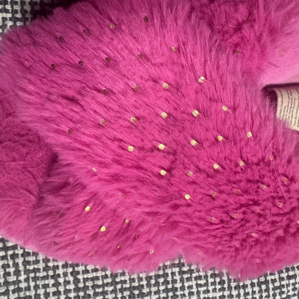 Dearfoams Girls Pink Faux Fur Cross Band Slippers Gold Foil Dots Size 2-3 US